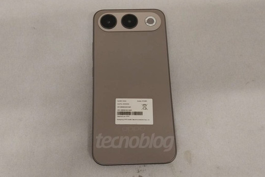 Điện thoại OPPO A7 Pro lộ diện với viên pin khủng 8.000 mAh và công nghệ sạc nhanh 45W