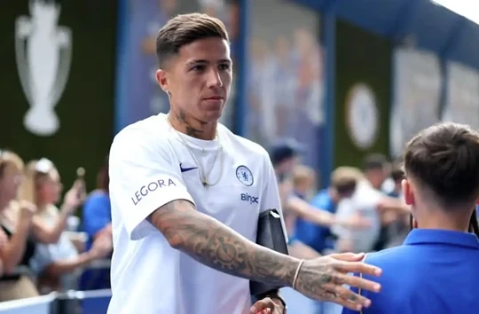 Man City sẵn sàng chi 145 triệu euro chiêu mộ Enzo Fernandez nhằm tái thiết hàng tiền vệ