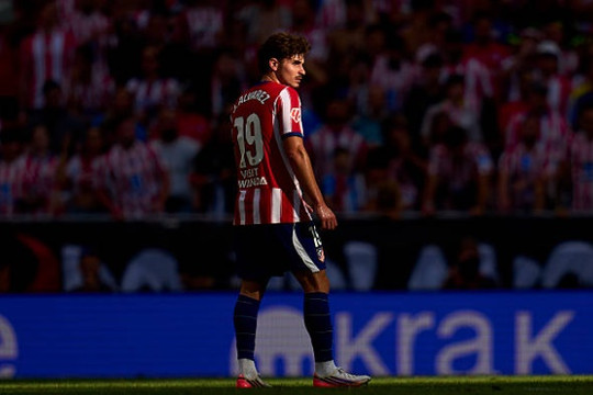 Atletico Madrid dứt khoát từ chối đàm phán thương vụ tiền đạo Julian Alvarez với Barcelona