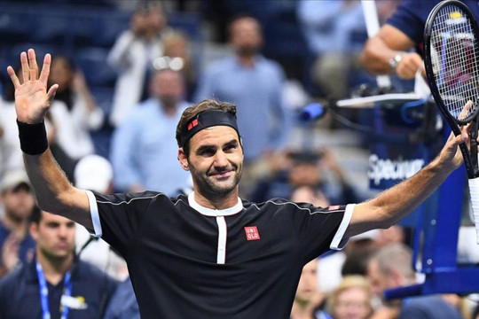 Roger Federer trở lại sân Arthur Ashe tại US Open nhưng bác bỏ tái xuất chuyên nghiệp