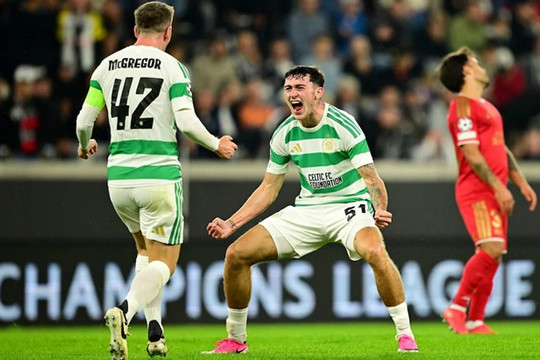 Celtic chịu cú sốc bị loại khỏi Champions League dù từng dẫn trước LASK với cách biệt 4 bàn