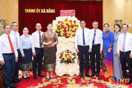 Tổng Lãnh sự Lào tại Đà Nẵng chúc mừng Quốc khánh 2/9