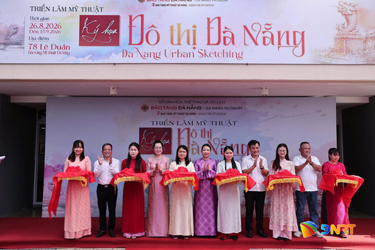 Khai mạc triển lãm “Ký họa đô thị Đà Nẵng”
