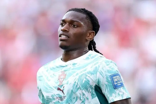 Aston Villa thúc đẩy đàm phán chiêu mộ Rafael Leao từ AC Milan nhằm tái thiết hàng tấn công