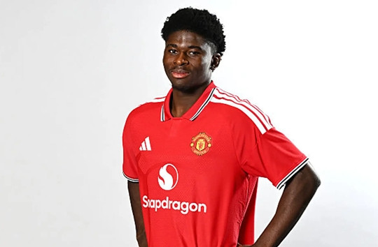 Gia nhập Manchester United, tiền vệ Carlos Baleba gửi tâm thư tri ân xúc động tới Brighton