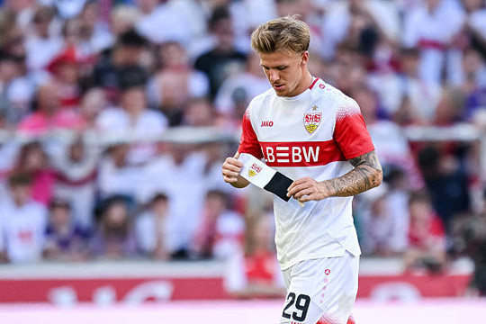 MU nhắm trung vệ Finn Jeltsch của Stuttgart với mức giá 50 triệu euro để nâng cấp hàng thủ