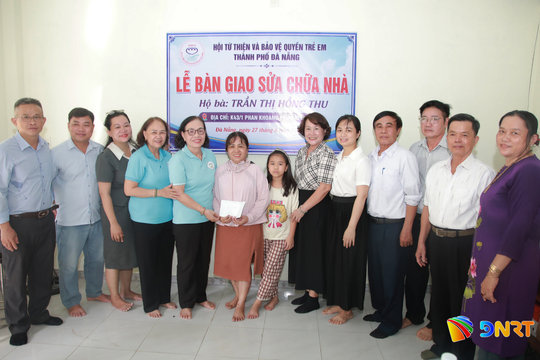 Bàn giao nhà sửa chữa mới cho hộ nghèo phường An Khê