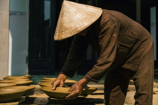 Installation art exhibition highlights Hoi An’s traditional crafts