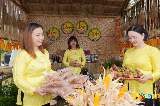 Thạnh Bình khai trương không gian chợ quê Lộc Yên