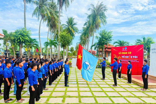 Tuổi trẻ Đà Nẵng chào cờ “Tôi yêu Tổ quốc tôi”
