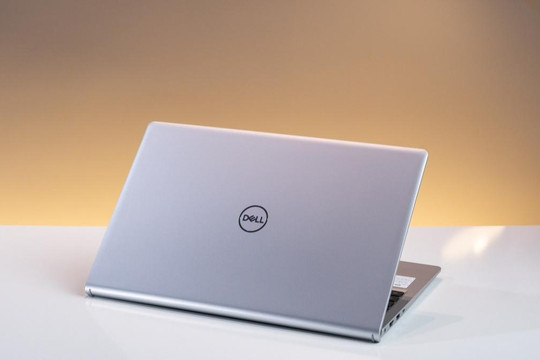 Laptop Dell 15: sự chọn lựa linh hoạt, nổi bật cho học sinh, sinh viên