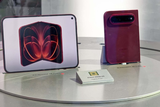 Khám phá Xiaomi 18 Fold tại IFA 2026: Thiết kế dạng hộ chiếu cùng chip XRING O3 tự phát triển