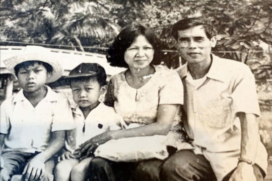 Người đầu tiên đưa tôi lên bục giảng