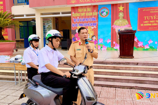 Hướng dẫn kỹ năng lái xe an toàn cho học sinh Trường THPT Khâm Đức