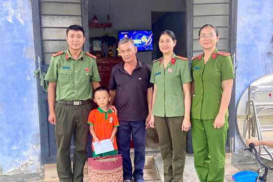 Chắp cánh ước mơ từ mô hình nhân ái