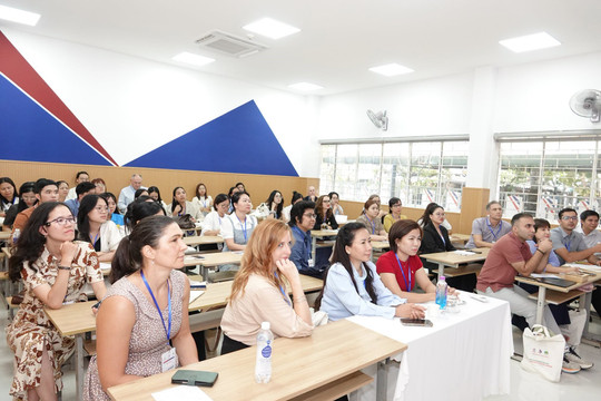 Để tiếng Anh trở thành ngôn ngữ thứ hai trong trường học