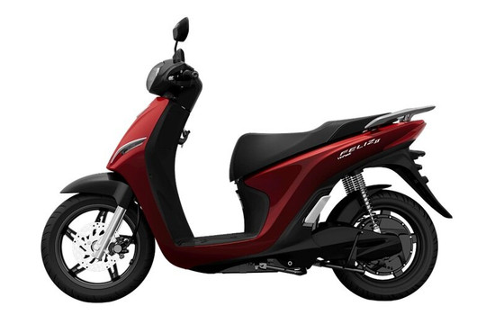 Đi xe máy điện có cần bằng lái không? Quy định cụ thể về độ tuổi và các dòng xe phổ biến