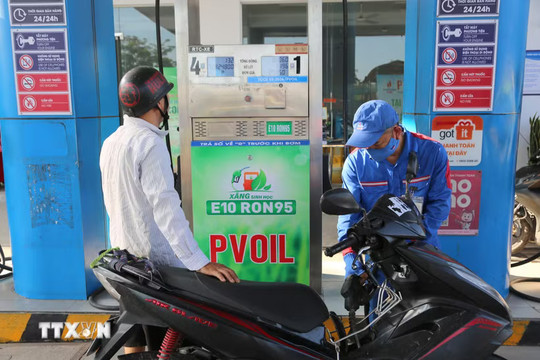 Giá xăng dầu trong nước đồng loạt tăng, xăng E10 có giá mới 24.239 đồng/lít