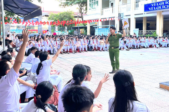 Bảo đảm an toàn giao thông cho học sinh