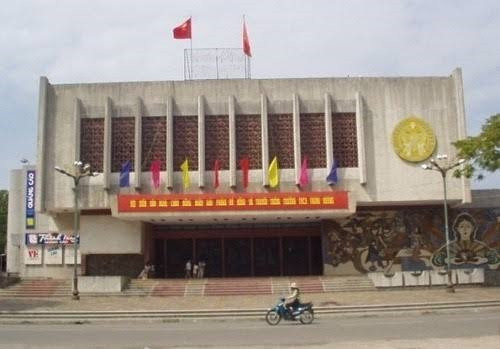 40 năm, nổi chìm một bức tranh hoành tráng