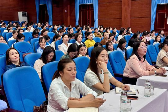 Tập huấn lãnh đạo trường học cho các trường mầm non