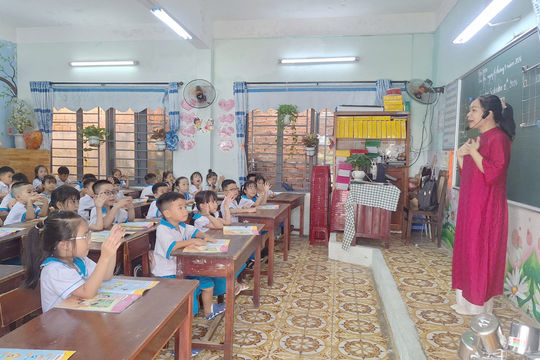 Nâng cao chất lượng đội ngũ giáo viên sau sắp xếp trường học