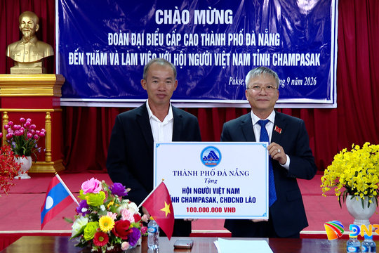 Lãnh đạo thành phố Đà Nẵng thăm cộng đồng người Việt tại tỉnh Champasak (Lào)