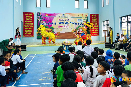 Ấm áp đêm hội trăng rằm nơi biên giới Hùng Sơn