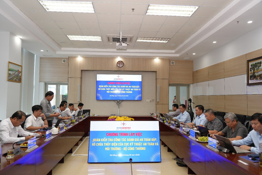Kiểm tra công tác an toàn đập, hồ chứa và phòng, chống thiên tai tại Thủy điện Sông Bung 4