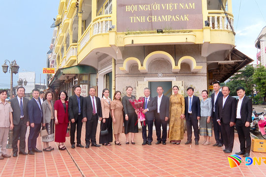 Da Nang leaders visit the Vietnamese community in Champasak (Laos)