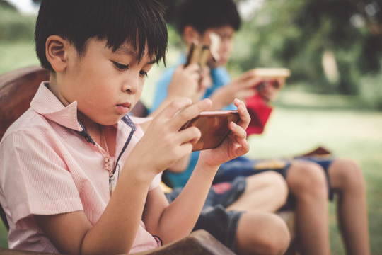 Hàn Quốc nghiên cứu smartphone chống nghiện dành cho thanh thiếu niên