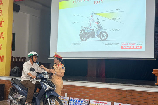 Gần 500 học sinh, người dân Trà My được hướng dẫn kỹ năng lái xe an toàn
