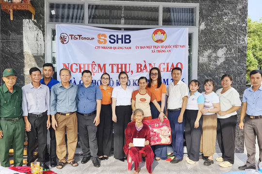 Ủy ban Mặt trận xã Thăng An nghiệm thu, bàn giao 2 nhà Đại đoàn kết