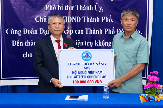 Phát huy vai trò cầu nối của Hội người Việt Nam và Trung tâm tiếng Việt tỉnh Attapeu