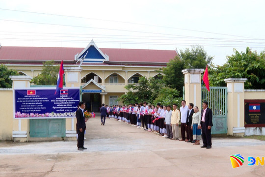 Promoting the role of Vietnamese Language Center in Sekong (Laos)