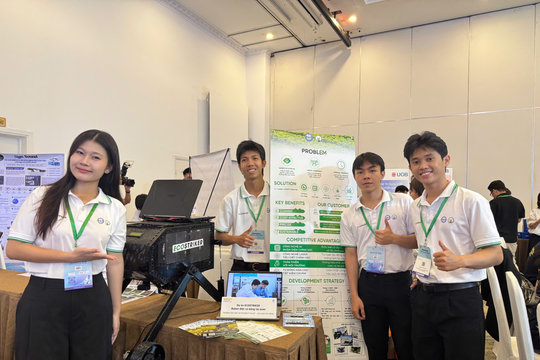 Robot diệt cỏ bằng laser của sinh viên Đà Nẵng đoạt giải Nhất Giải thưởng sáng tạo tương lai