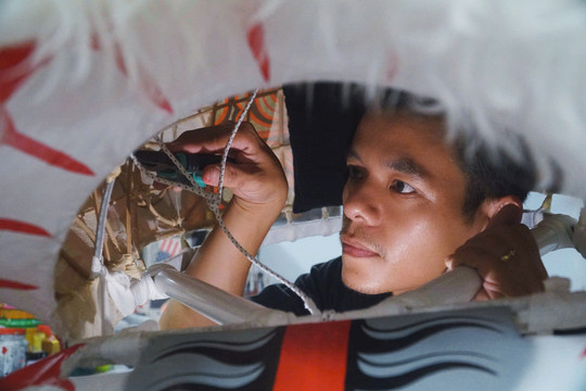 "Mùa trăng" trong xưởng chế tác lân