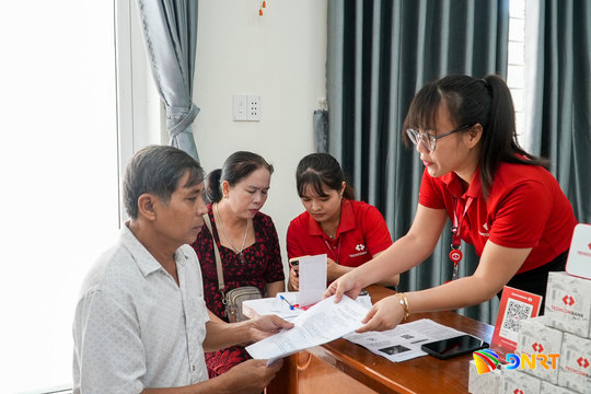 Phường Tam Kỳ hỗ trợ hộ kinh doanh chuyển đổi số
