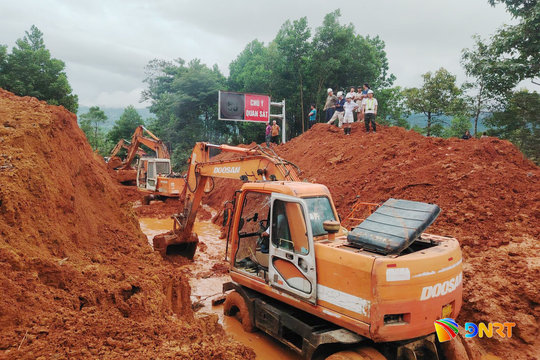 Trực 24/24 giờ ứng phó mưa lớn, sạt lở, đảm bảo giao thông