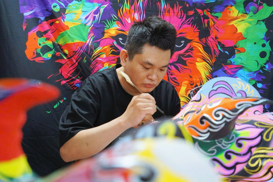 Inside a traditional lion head-making workshop in Da Nang