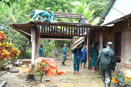 Nam Giang di dời 19 hộ dân vùng nguy cơ sạt trượt