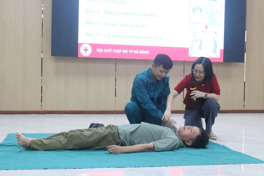 Tập huấn nâng cao kiến thức phòng, chống thiên tai tại xã Điện Bàn Tây