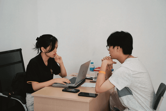 Học tiếng Anh chủ động và tư duy mở với L-I-M Framework