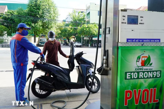 Giá xăng dầu đồng loạt tăng, E10 có giá mới 27.087 đồng mỗi lít