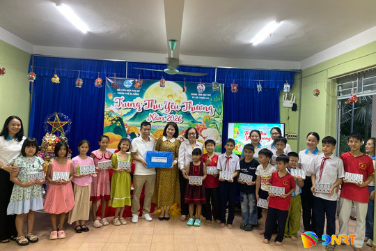 Ấm áp “Trung thu yêu thương” tại Trung tâm Bảo trợ xã hội Tương Lai