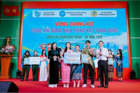 Lao and Cambodian students win top prize at Vietnamese-speaking contest in Da Nang