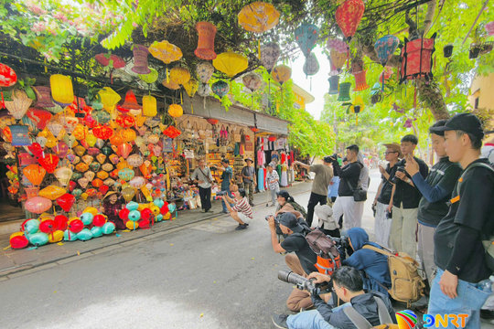 Photo tours offer new way to explore Da Nang