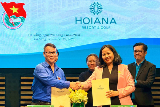 HOIANA hỗ trợ 1 tỷ đồng học bổng “Tiếp bước tương lai” cho 30 học sinh khó khăn