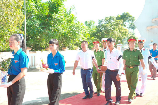 Quế Phước truy điệu, an táng 4 hài cốt liệt sĩ