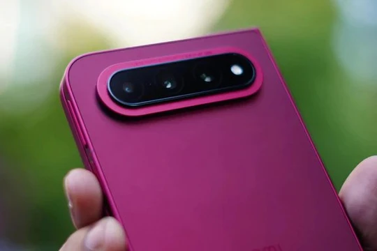 Đánh giá kỹ thuật Xiaomi 18 Fold: Thiết kế mỏng 5mm cùng viên pin Silicon-Carbon 6.000mAh